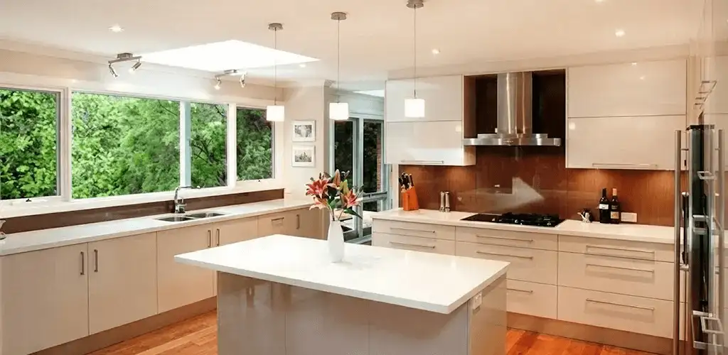 Kitchen cabinet refacing and remodel results in a modern kitchen in Lakeland, FL